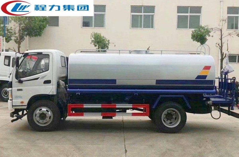 福田欧马可5-6立方洒水车