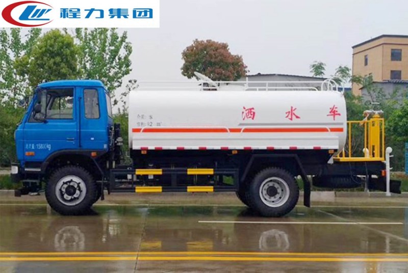 东风老款12-15方洒水车