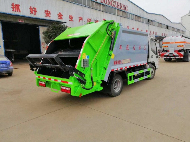 江淮5方压缩式垃圾车