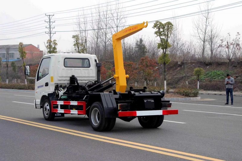 凯马4方勾臂垃圾车