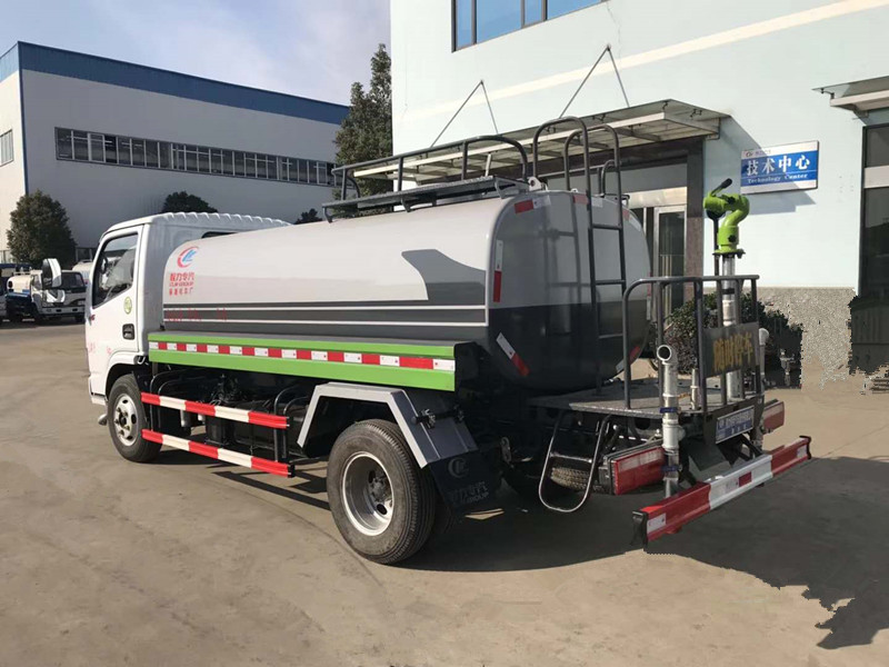 东风小多利卡洒水车（国五5方）图片