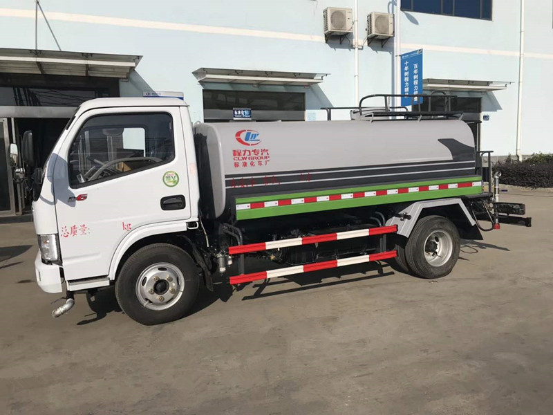 东风小多利卡洒水车（国五5方）图片