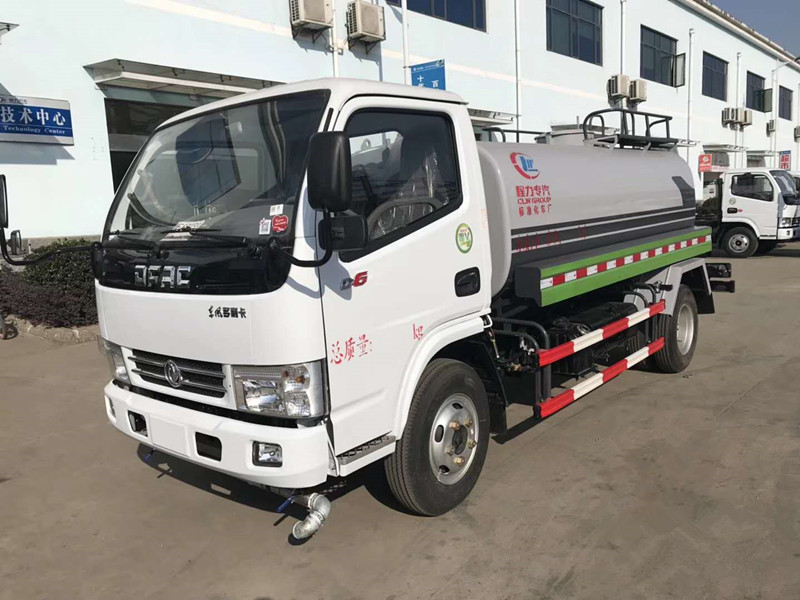 东风小多利卡洒水车（国五5方）