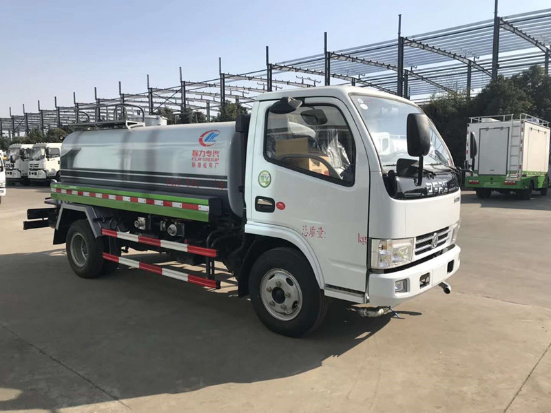 东风小多利卡洒水车（国五5方）图片