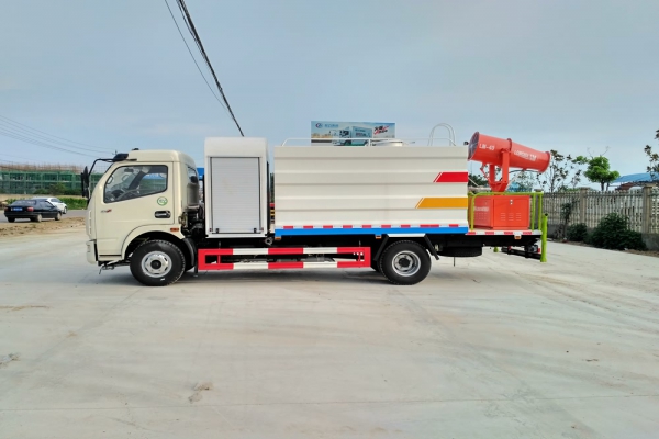 东风大多利卡抑尘车(方形6.5吨、30-50米雾炮、单排驾驶室)图片