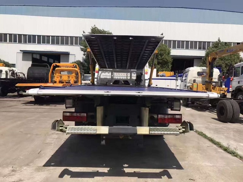 东风D9一拖三清障车