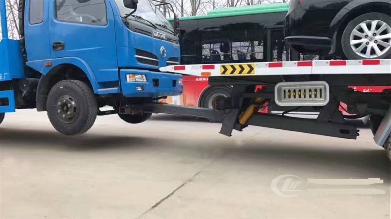 东风D9一拖三清障车